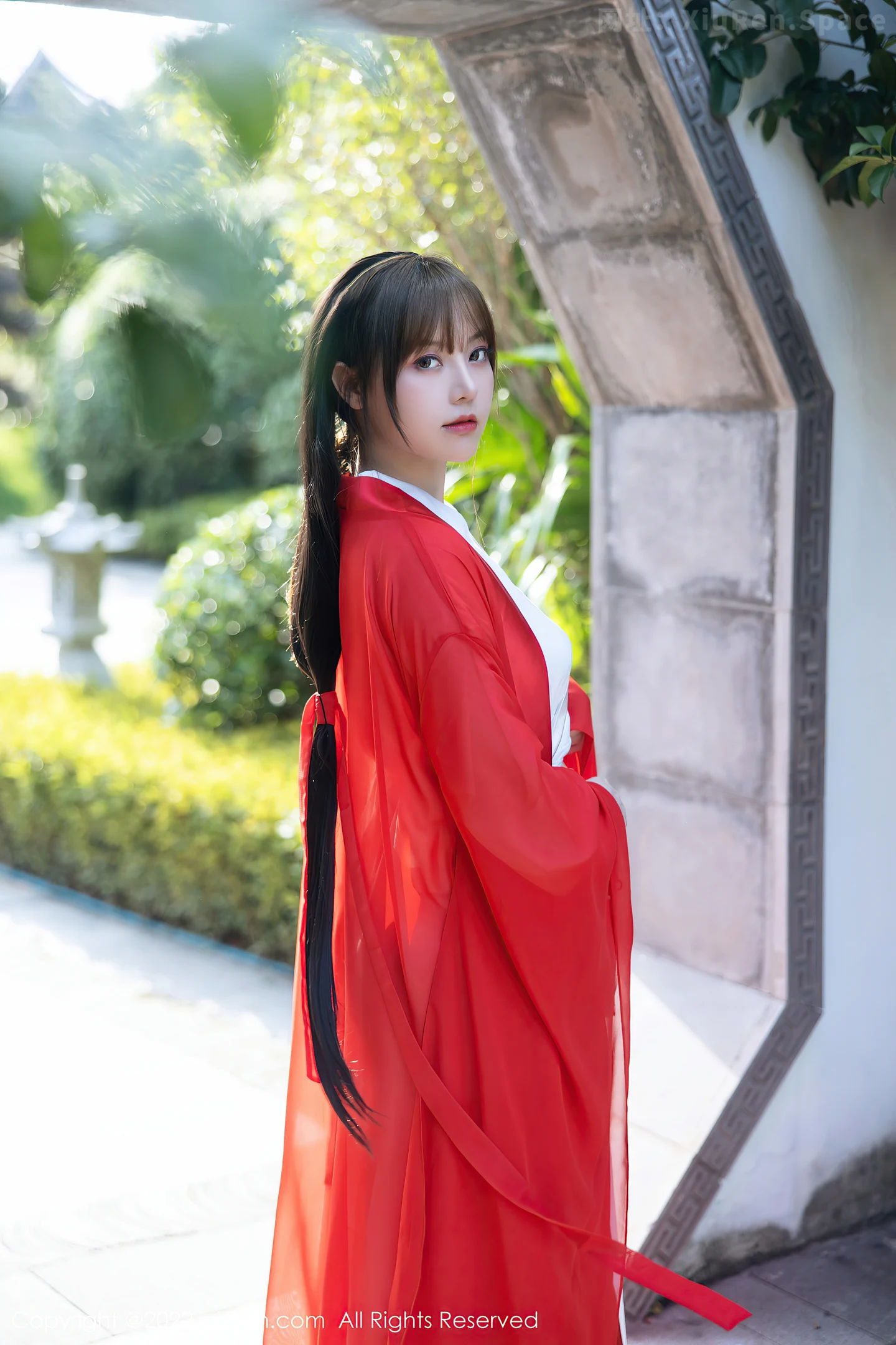 图片[5]-[XiuRen秀人网] VOL.5414 模特豆瓣酱性感红色唐韵古装服饰半脱露傲人豪乳惹火诱惑写真80P-秀人网官方网站